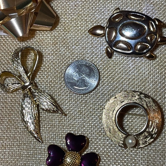 Gerry brooch and three other beautiful brooches - Picture 6 of 6